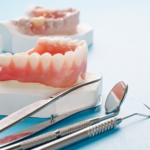 a set of dentures on a wax model